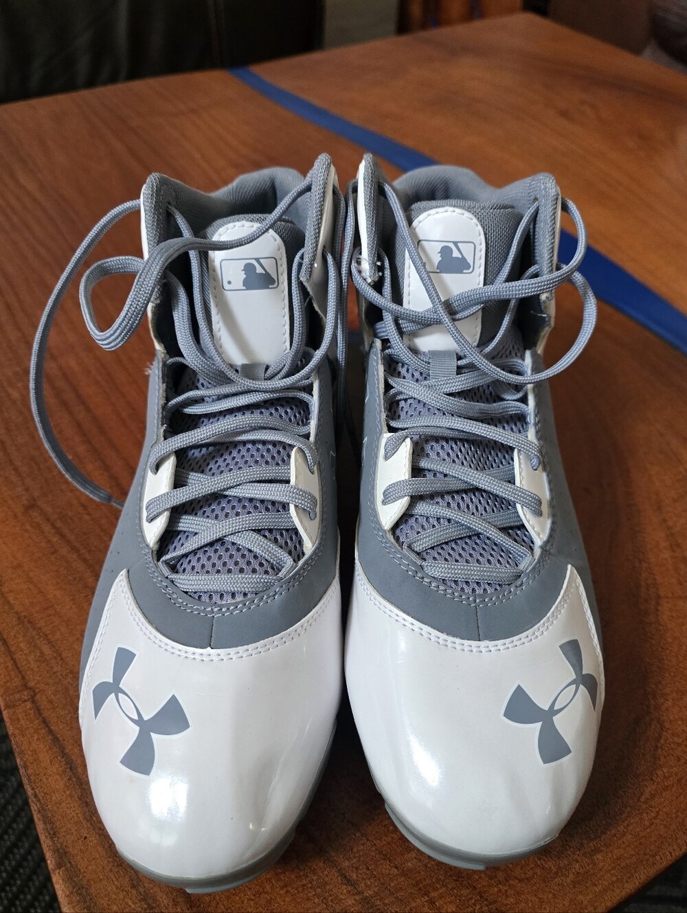 Spine Heater Mid ST Baseball Cleats White and Gray High-Top Size 10.5